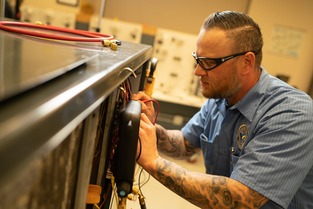 Maintenance technician training hands on at school